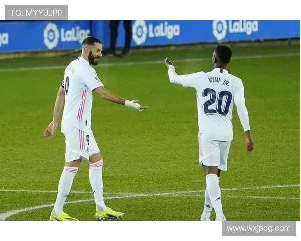 联盟震荡新赛季格局初显巨星交易与伤病改变争冠版图走向未来悬念